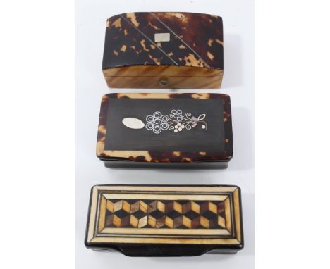 Regency horn and tortoiseshell snuff box, inlaid metal floral ornament, 7cm long, together with falling block inlaid horn snu