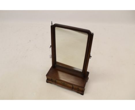 George II mahogany swing frame toilet mirror with rectangular mirror plate and three frieze drawers, on bracket feet, 36cm wi