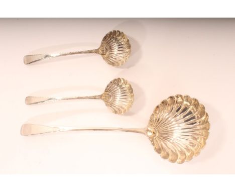 George III silver Old English pattern soup ladle with shell bowl (London 1784) Thomas Wallis, together with a similar pair of