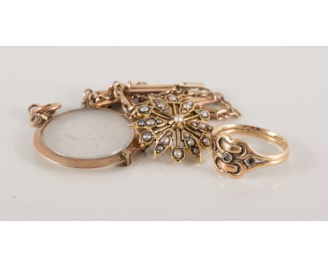 18 carat yellow gold knot design ring, approximate weight 3.4gms, 15 carat yellow gold seed pearl star brooch, 20mm, missing 