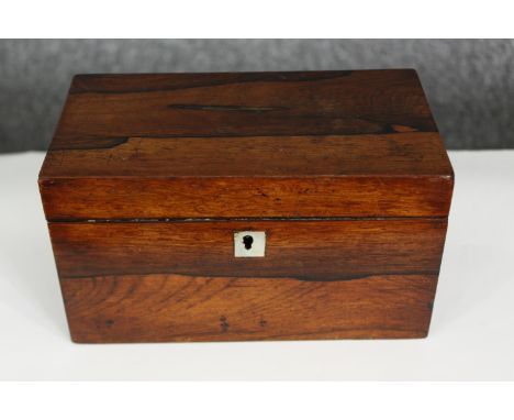 A Victorian rosewood tea caddy. H.10 W.19 D.10cm. 
