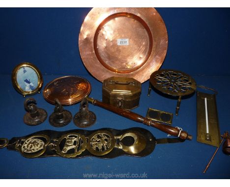 A quantity of miscellaneous copper and brass including copper plate, ceiling hooks, brass trivet, brass thermometer and horse