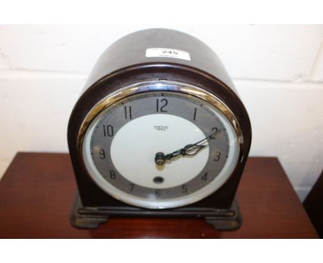 A Smith's Bakelite mantel clock