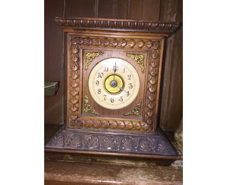 Small oak mantel clock 