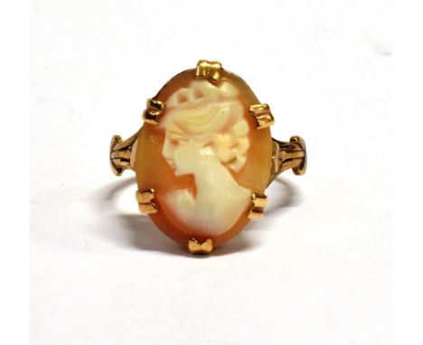 A MARKED 9C CAMEO RING  size L, weight 2.5grams