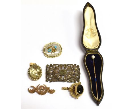 A COLLECTION OF SIX ITEMS OF LATE 19TH/EARLY 20TH CENTURY JEWELLERY  a marked 375 horse shoe brooch, C clasp (stiff), length 