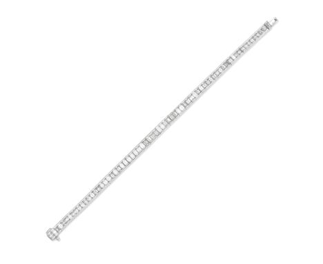 DIAMOND LINE BRACELETStep-cut diamonds, diamonds approx. 7.25cts total, length 17.6cmFor further information on this lot plea