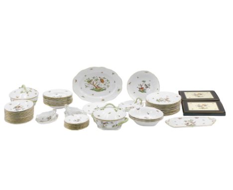 An extensive Herend Rothschild birds pattern hand painted porcelain dinner service, including four tureens and covers, large 