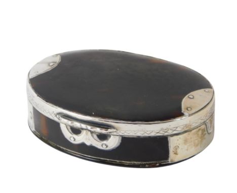 A George I silver and tortoiseshell oval box, the lid with hammered decoration of a simple strap, unmarked, 9cm wide.