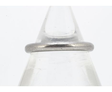 A platinum D shaped wedding band, ring size K, 4.2g