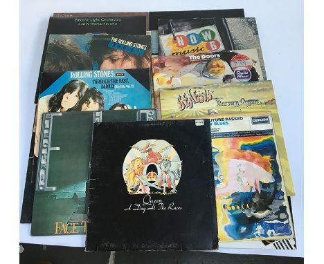 A good box of vinyl LPs to include Now That's What I Call Music 6; Queen - A day at the Races; Moody Blues - Days of Future P