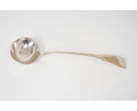 Fine quality George IV silver Fiddle pattern soup ladle, with engraved armorial crest (Dublin 1825/26) James Brady. All at ap