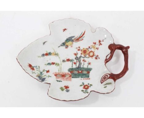 18th century Worcester Kakiemon banded hedge pattern vine leaf dessert dish, 17.5cm acrossCondition report: In good condition