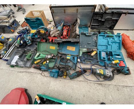 AN EXTREMLEY LARGE ASSORTMENT OF POWER TOOLS TO INCLUDE MAKITA GRINDERS, HITACHI DRILLS, DEWALT SDS DRILL, ELECTRIC WOOD PLAN