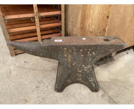 A VINTAGE BLACKSMITHS ANVIL (L:24.5 INCHES) 