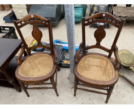 A PAIR OF EDWARDIAN BEDROOM CHAIRS AND LAMP TABLE 