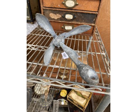 A VINTAGE METAL FOLDING ANCHOR 