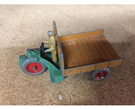 A VINTAGE DINKY TOYS MOTOCART 