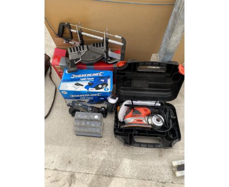 AN ASSORTMENT OF TOOLS TO INCLUDE A SILVERLINE ELECTRIC WOOD PLANE, A BLACK AND DECKER ELECTRIC PALM SANDER AND A MITRE SAW E