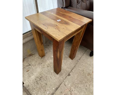 A MODERN HARDDWOOD LAMP TABLE, 18" SQUARE 