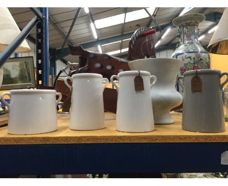 FOUR WHITE AND GREY CERAMIC CONTAINERS PLUS AN URN SHAPED PLANTER 