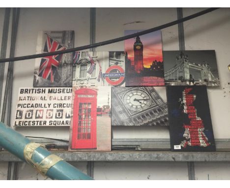 A CANVAS PRINT OF LONDON LANDMARKS 