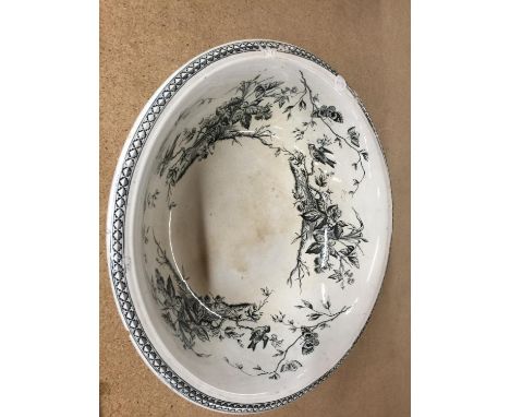 A LARGE VINTAGE WASH BOWL WITH BIRDS PRINT DIAMETER 37.5CM 