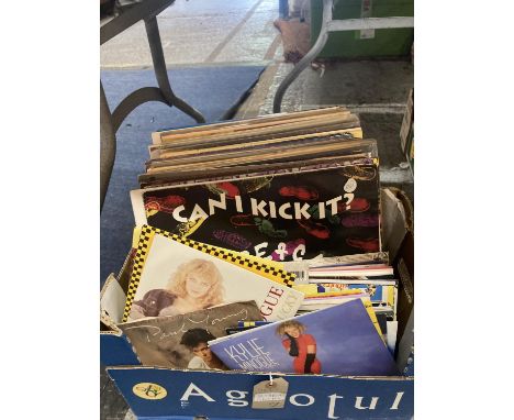 A QUANTITY OF 33RPM VINYL RECORDS TO INCLUDE MADONNA, NIK KERSHAW, B 52'S, THE POGUES, THE MONKEES, THE BEATLES, PLUS 45 RPM 