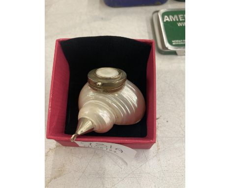 A VINTAGE SHELL PILL BOX WITH WHITE METAL LID 