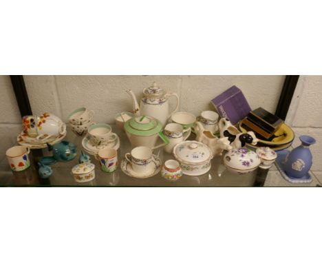 Shelf of ceramics to include Wedgwood 