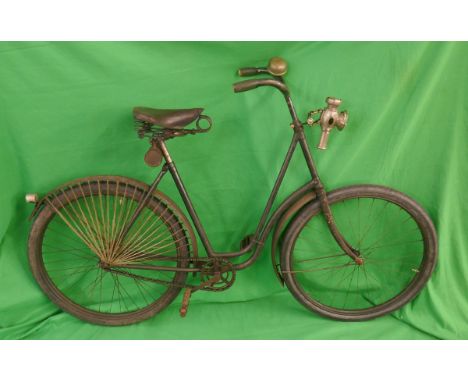 1898 Singer Model De Luxe ladies bicycle complete with Lucas lamp and leather saddle bag