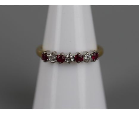 18ct gold ruby &amp; diamond set ring - Approx size: M 