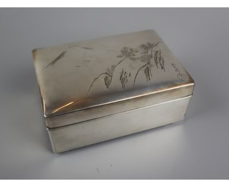 White metal trinket box of Mount Fuji 