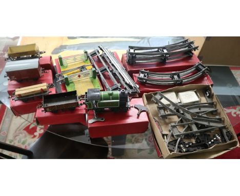 Tinplate Hornby O Gauge locomotive and carriages 