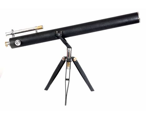 A LARGE 3" TABLE MOUNTED REFRACTING ASTRONOMICAL TELESCOPE ON TRIPOD BASE having chrome plated sliding lenses and textured bl