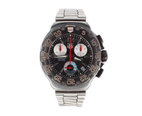 Tag Heuer Formula 1 Professional 200m Chronograph stainless steel gentleman's bracelet watch, ref. CAC1110, circular black di