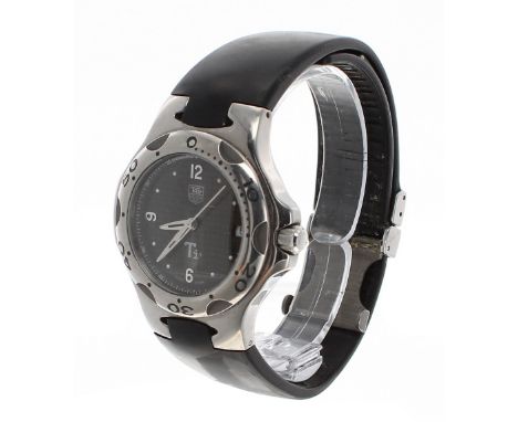 Tag Heuer Kirium Ti5 Titanium gentleman's wristwatch, ref. WL1180, circular black dial, rotating bezel, black rubber strap, q