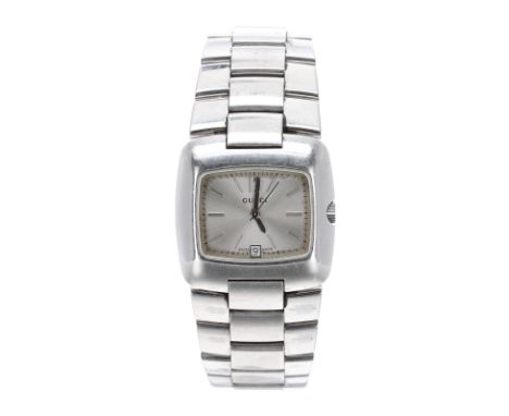 Gucci square stainless steel lady's bracelet watch, ref. 8500L, rectangular silvered dial, quartz, 29mm - Condition Report: -