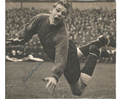 Ted Ditchburn signed 7x5 b/w newspaper photo. (24 October 1921 - 26 December 2005) was an English professional football goalk