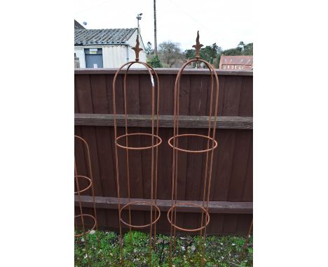 PR MEDIUM TRADITIONAL METAL OBELISKS WITH FLEUR DE LYS FINIAL H 150 CM