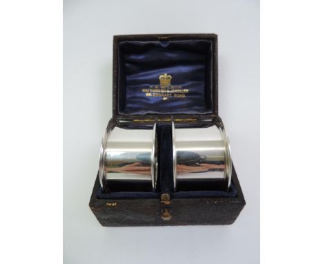 Pair of Cased Silver Napkin Rings - Birmingham 1921 - 31gms 