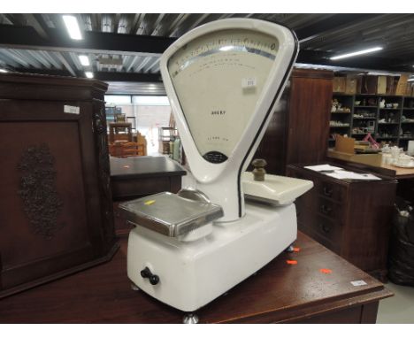 A vintage Avery shop scale