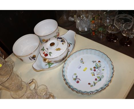 A collection of Royal Worcester "Evesham" pattern oven to table ware 