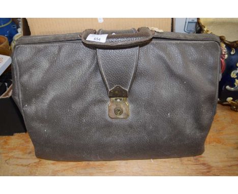 VINTAGE LEATHER GLADSTONE STYLE BAG