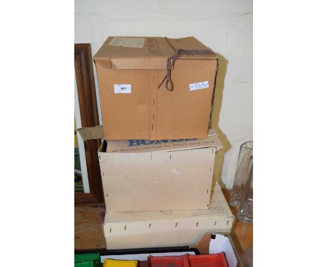 BOXES OF VINTAGE LADIES HATS