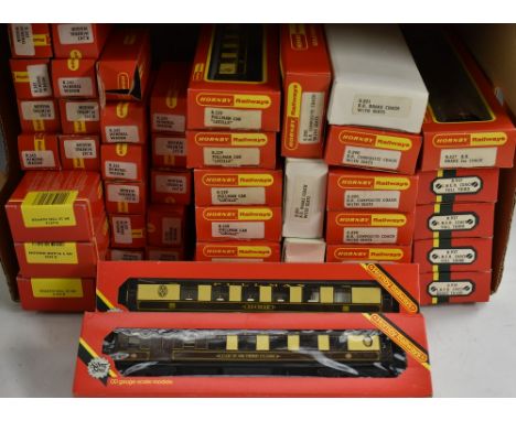 OO Gauge - Hornby Railways, rolling stock inc R229 Pullman car coaches Lucille x8;  R890 BR Composite coach with seats, x6;  