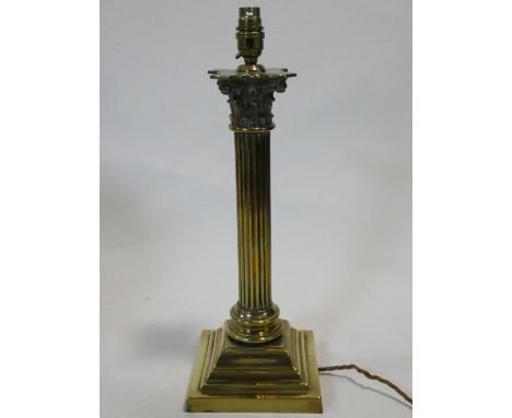 A vintage brass Corinthian column table lamp on stepped base. H.46cm 
