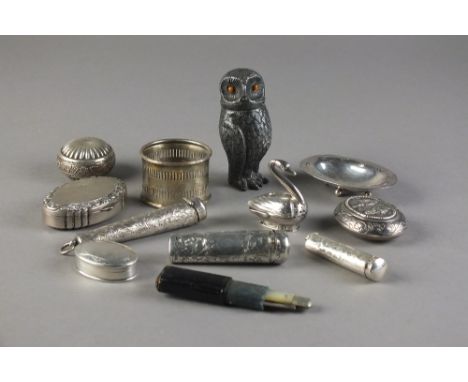 A Victorian continental silver pepperette in the form of a swan, with import marks for Sheffield 1900, together with a Georg 