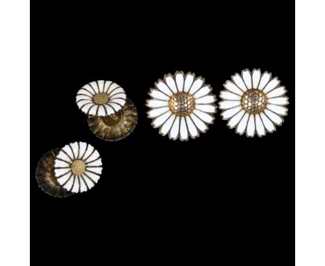 Various Danish daisy pattern jewellery, comprising pair of clip-on earring and pair of cufflinks, maker's include Viggo Peder