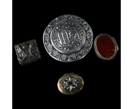 4 Continental silver boxes, including compact, pillbox etc, largest diameter 6.5cm (4)Lot sold as seen unless specific item(s